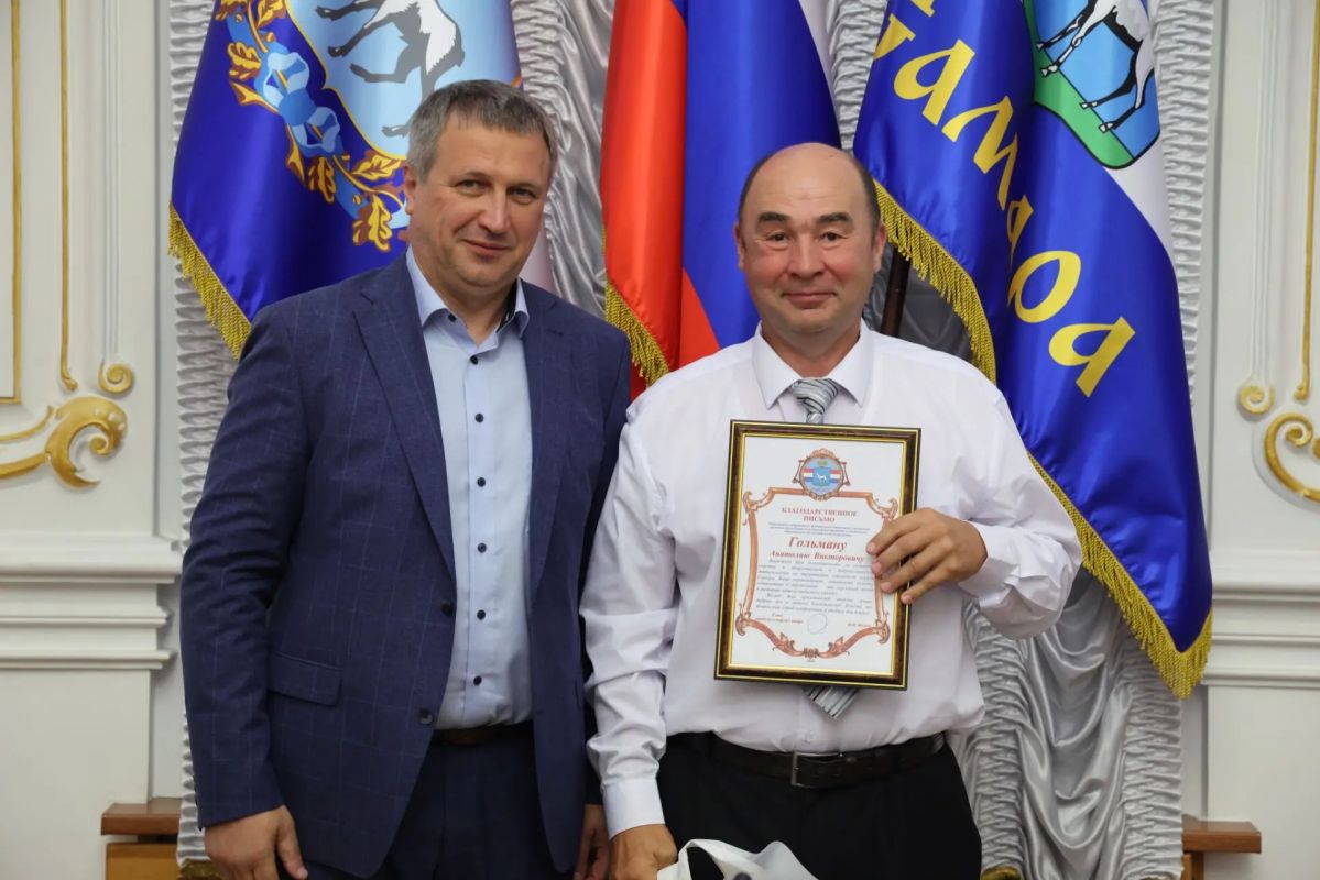 Иван Носков: Встретился с волонтерами, которые помогали горожанам проголосовать по программе «Формирование комфортной городской среды» в этом году Иван Носков: Встретился с волонтерами, которые помогали горожанам проголосовать по программе «Формирование комфортной городской среды» в этом году