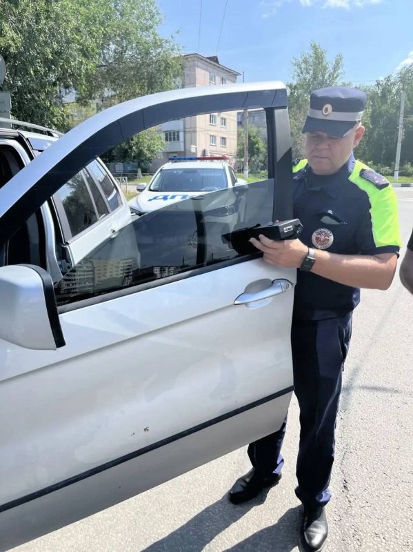 Сотрудники Госавтоинспекции Сотрудники Госавтоинспекции