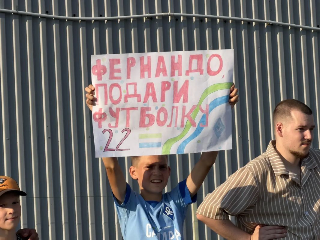 В Самаре проходит открытая тренировка футбольного клуба «Крылья Советов» В Самаре проходит открытая тренировка футбольного клуба «Крылья Советов»