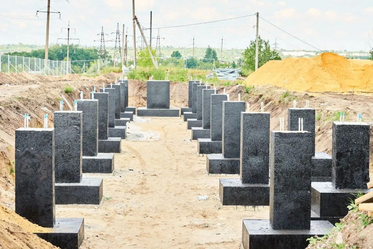 Продолжаются работы по благоустройству аллеи, ведущей к первой ГЭС Поволжья Продолжаются работы по благоустройству аллеи, ведущей к первой ГЭС Поволжья