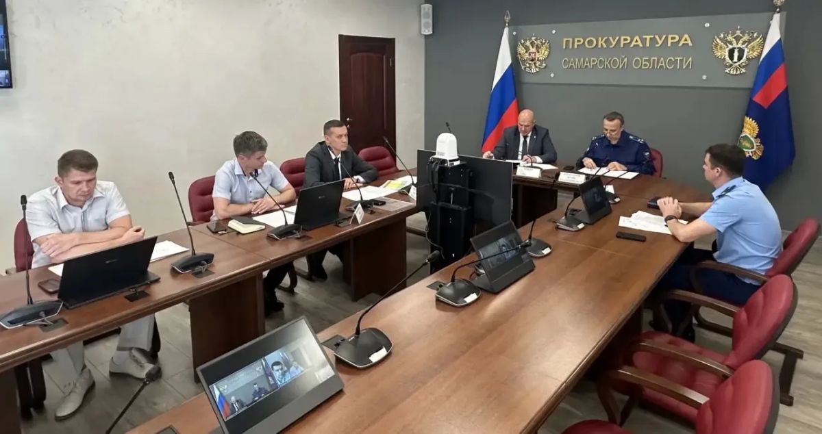 Первый заместитель прокурора Самарской области Игорь Харитонов совместно с Уполномоченным по защите прав предпринимателей в Самарской области Эдуардом Харченко посредством видео-конференц-связи провел личный прием субъектов...