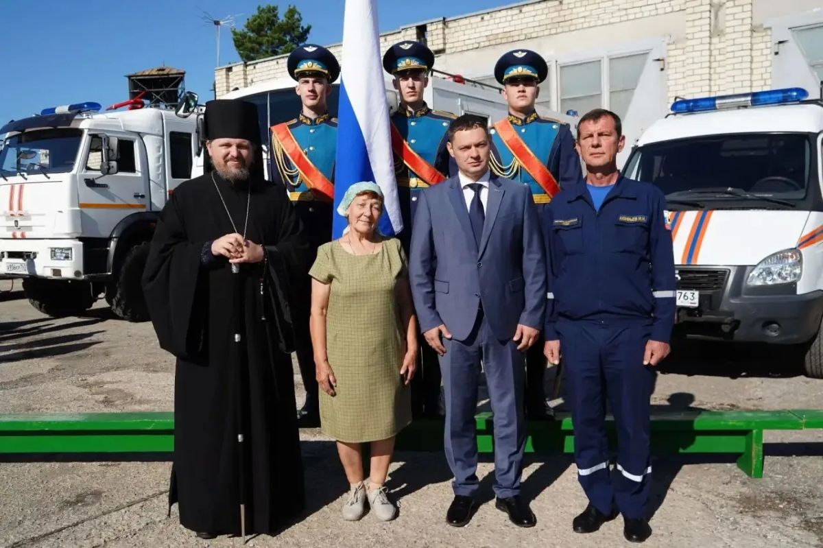 В Сызрани на территории городской аварийно-спасательной службы открыли памятную табличку герою-спасателю Евгению Крикову В Сызрани на территории городской аварийно-спасательной службы открыли памятную табличку герою-спасателю Евгению Крикову