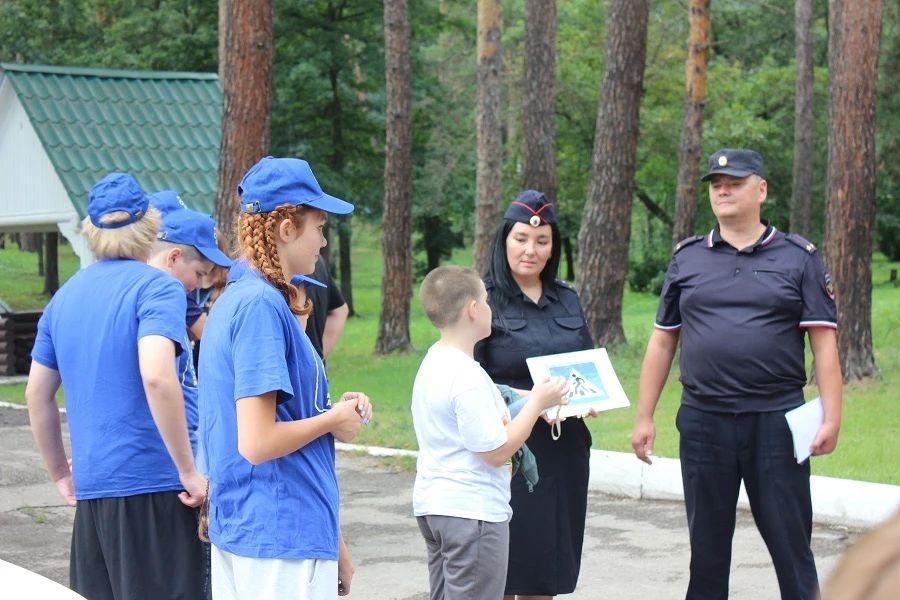 В Самарской области госавтоинспекторы провели профилактические мероприятия с участниками дорожного движения В Самарской области госавтоинспекторы провели профилактические мероприятия с участниками дорожного движения