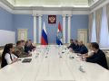 В эти минуты Губернатор Вячеслав Федорищев встречается с консультантами Службы занятости, которые работают в формате "равный-равному" с ветеранами специальной военной операции