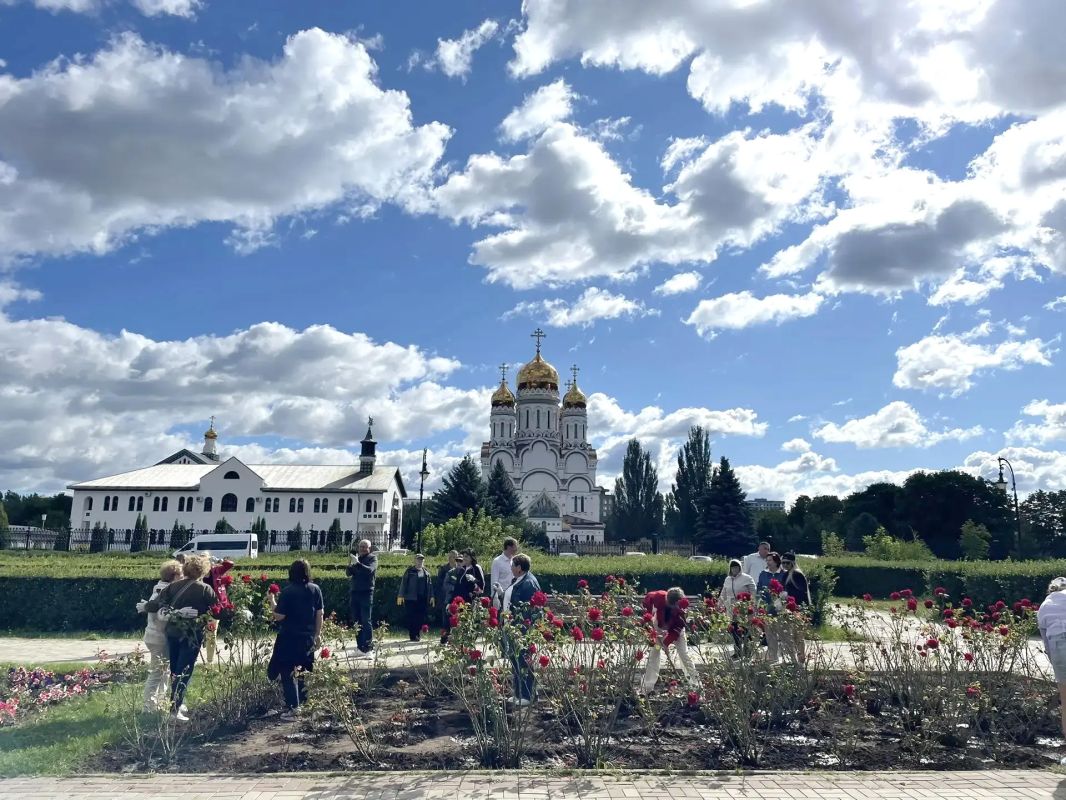 С любовью к родному городу и уважением к подвигу С любовью к родному городу и уважением к подвигу