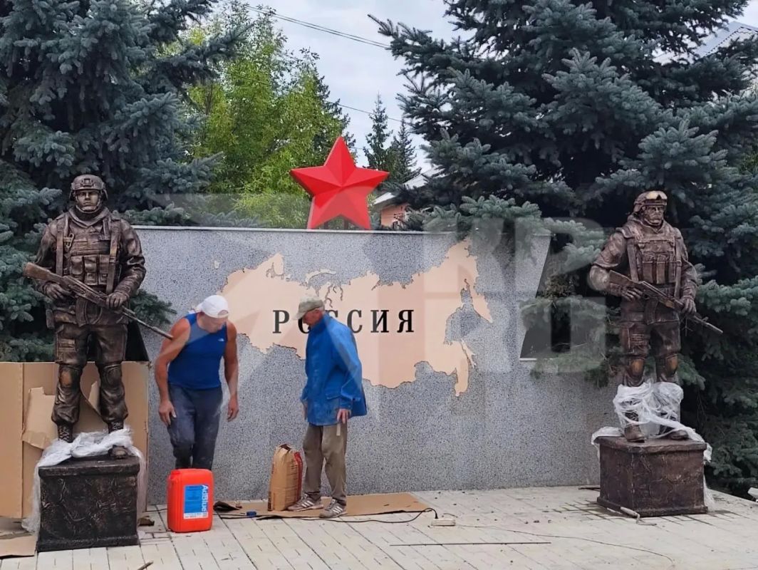 Достойный памятник вместо детских солдатиков: скандал из-за памятника героям СВО в Безенчуке завершился Достойный памятник вместо детских солдатиков: скандал из-за памятника героям СВО в Безенчуке завершился