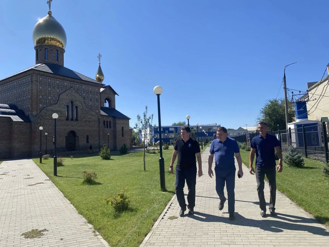 Субботу министр энергетики и ЖКХ Самарской области Виталий Брижань провел с инспекцией в Большечерниговском районе. Субботу министр энергетики и ЖКХ Самарской области Виталий Брижань провел с инспекцией в Большечерниговском районе.