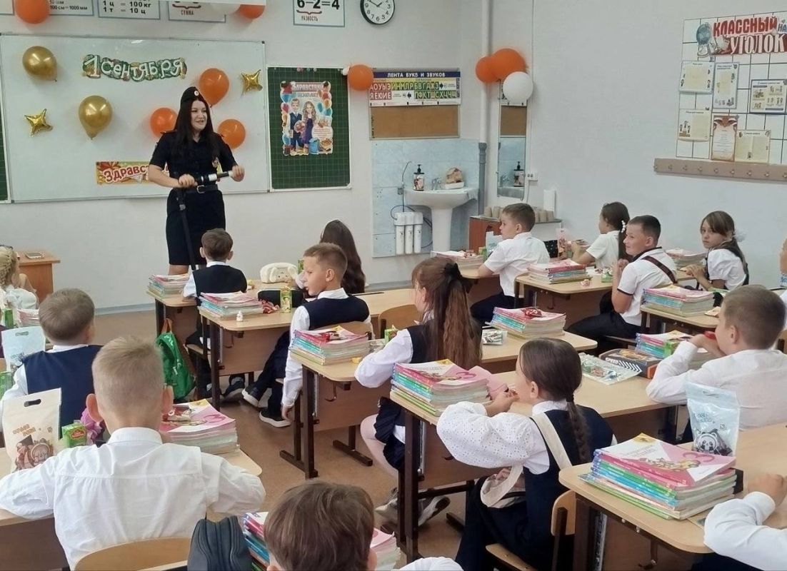 #ГосавтоинспекцияТольятти поздравляет с Днём знаний и началом нового учебного года! #ГосавтоинспекцияТольятти поздравляет с Днём знаний и началом нового учебного года!