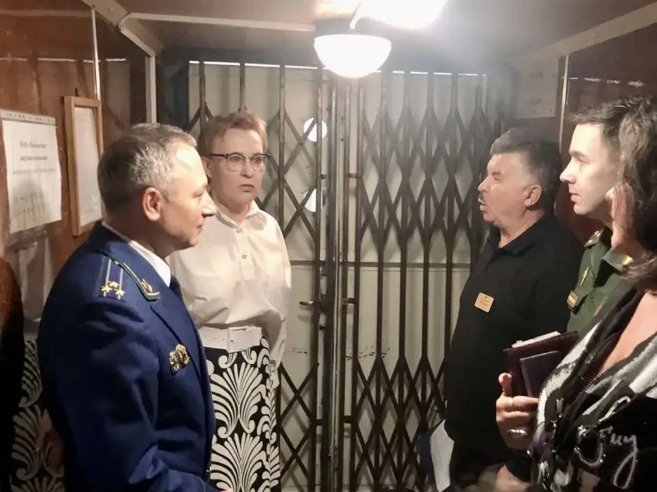 Сегодня заместитель прокурора региона Евгений Петренко совместно с Уполномоченным по правам человека в Самарской области Еленой Лапушкиной и помощником военного прокурора Самарского гарнизона Александром Китовским провел... Сегодня заместитель прокурора региона Евгений Петренко совместно с Уполномоченным по правам человека в Самарской области Еленой Лапушкиной и помощником военного прокурора Самарского гарнизона Александром Китовским провел...