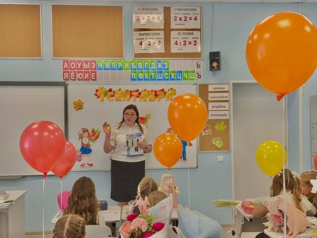 В День знаний – в каждую школу! В День знаний – в каждую школу!
