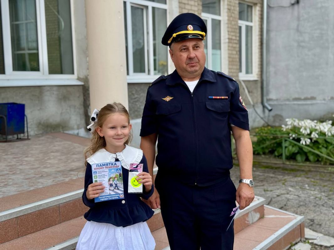 С Днём знаний! Сегодня, 1 сентября, по всей стране прозвенели первые звонки С Днём знаний! Сегодня, 1 сентября, по всей стране прозвенели первые звонки