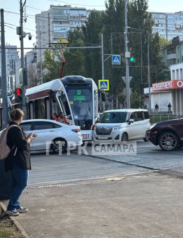 2 сентября на Ново-Садовой случилась авария в первый день открытия трамвайных путей 2 сентября на Ново-Садовой случилась авария в первый день открытия трамвайных путей