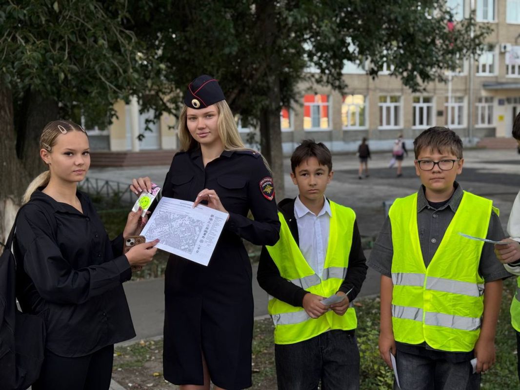 В Сызрани прошла акция «Безопасный переход»: дорога в школу должна быть безопасной! В Сызрани прошла акция «Безопасный переход»: дорога в школу должна быть безопасной!
