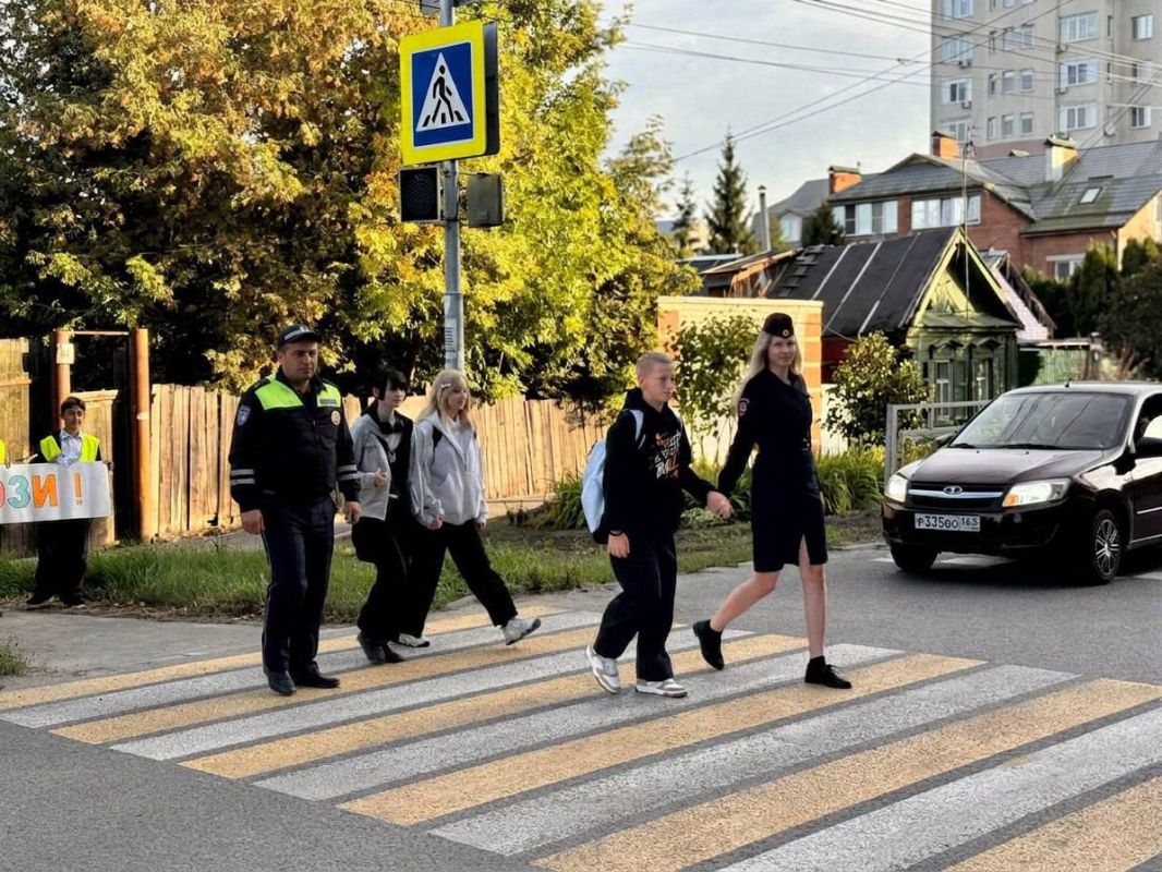 В Сызрани прошла акция «Безопасный переход»: дорога в школу должна быть безопасной! В Сызрани прошла акция «Безопасный переход»: дорога в школу должна быть безопасной!