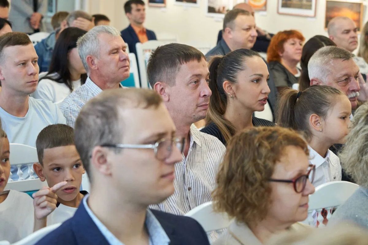 Городская Доска почёта пополнилась новыми именами Городская Доска почёта пополнилась новыми именами