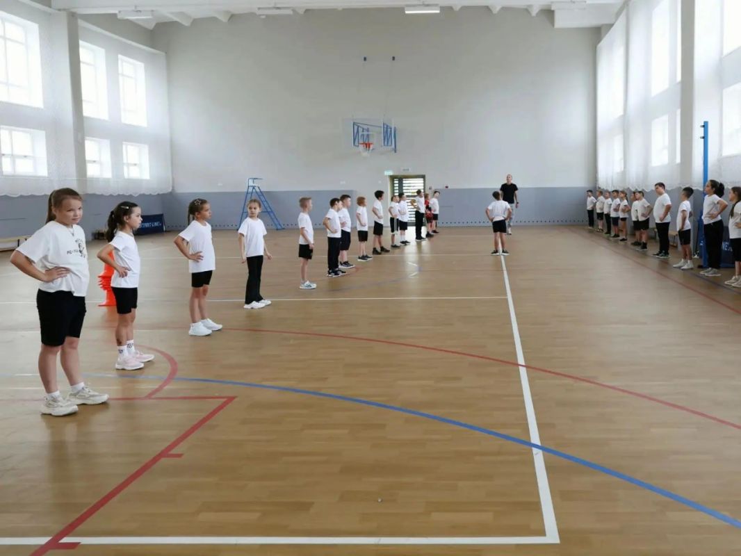 Мэр Иван Носков проверил новый корпус школы №92 Мэр Иван Носков проверил новый корпус школы №92