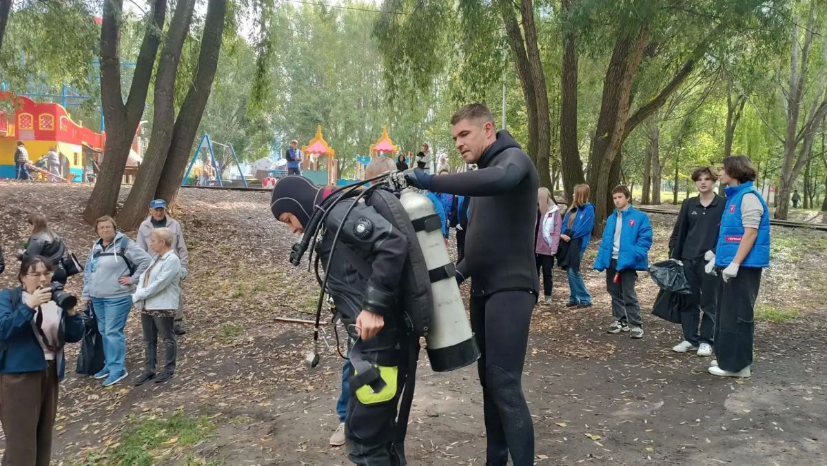 В Самаре в сквере «Солнечная Поляна» проходит субботник В Самаре в сквере «Солнечная Поляна» проходит субботник