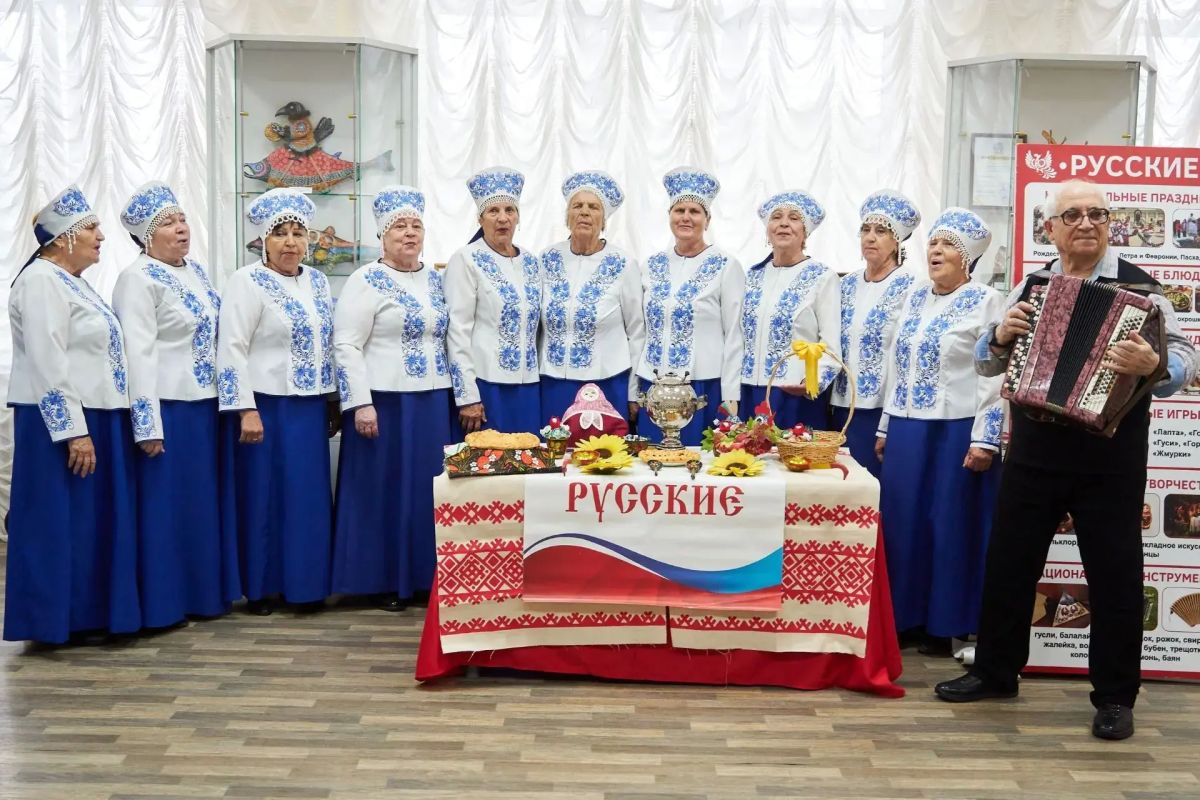 Народов много — край родной один Народов много — край родной один