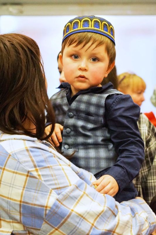 Народов много — край родной один Народов много — край родной один