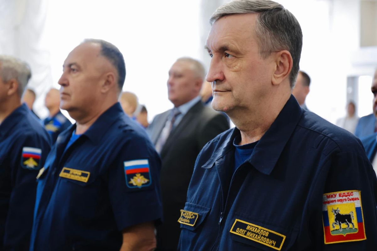 Вячеслав Федорищев вручил награды спасателям Сызрани