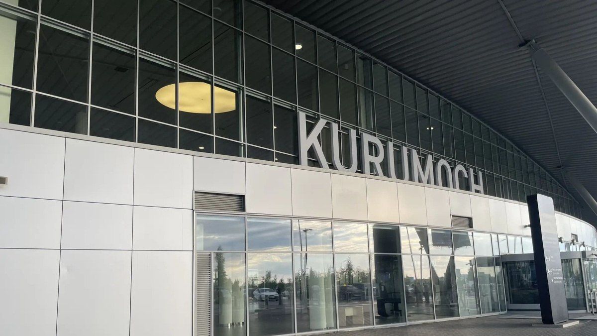 Аэропорт Курумоч за летний сезон принял почти 100 тысяч юных пассажиров