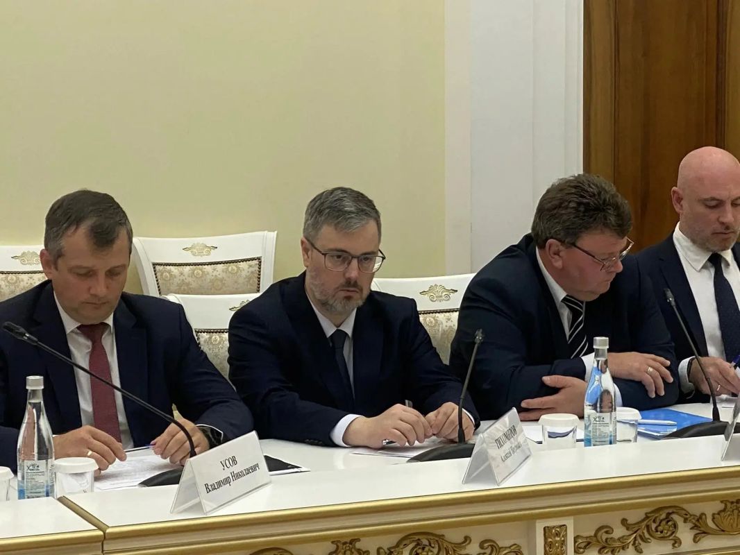 В Правительстве Самарской области проходит оперативное совещание под председательством губернатора Вячеслава Федорищева В Правительстве Самарской области проходит оперативное совещание под председательством губернатора Вячеслава Федорищева