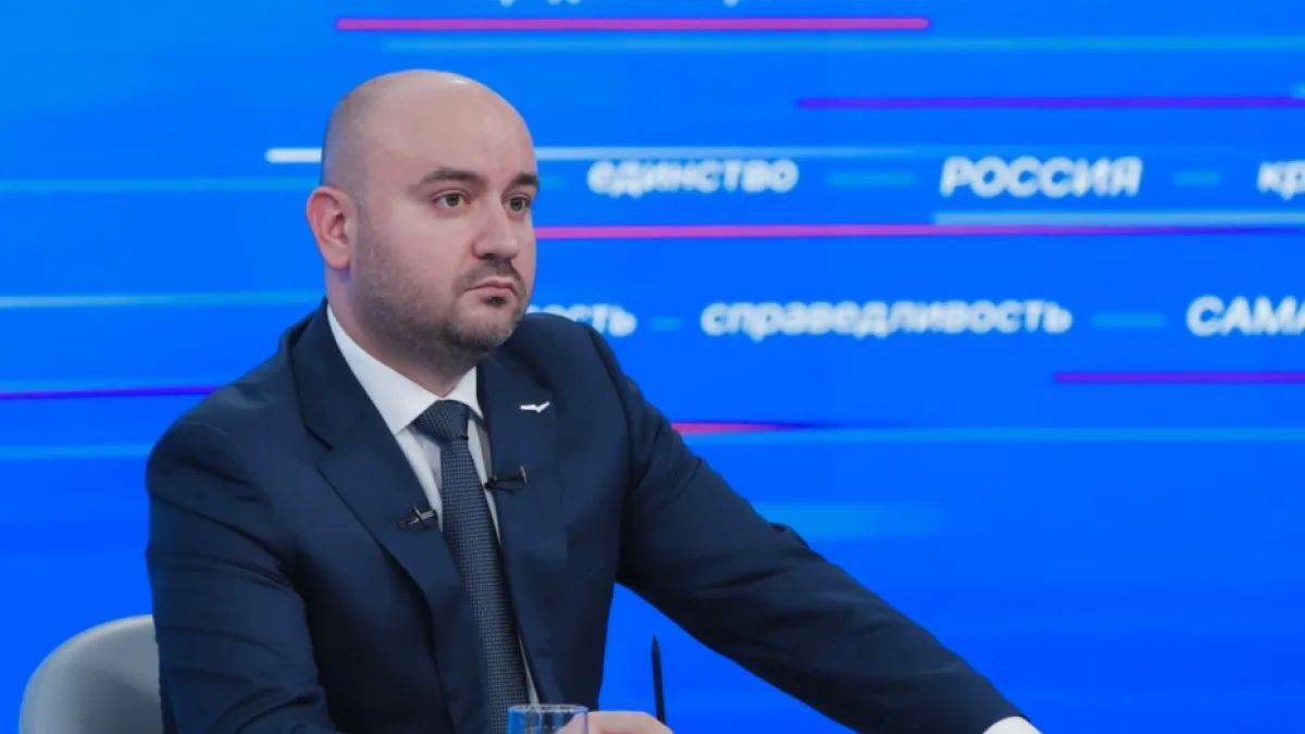 В прямом эфире Вячеслав Федорищев ответил на вопросы жителей о ремонте дорог
