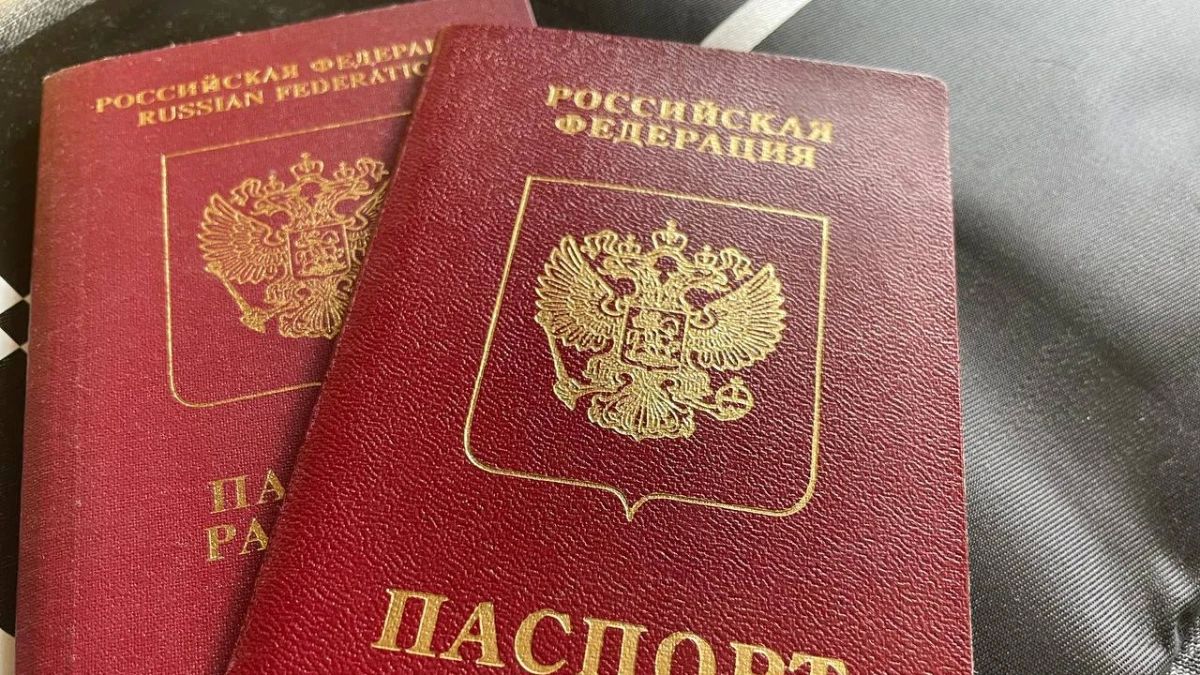 Самарцам рассказали, нужно ли менять загранпаспорт при замене внутреннего