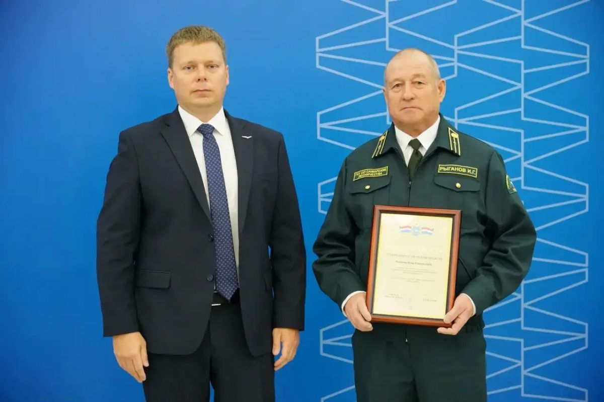 В преддверии Дня работников леса врио заместителя Губернатора Самарской области Никита Зубко поздравил специалистов лесной отрасли и вручил заслуженные награды В преддверии Дня работников леса врио заместителя Губернатора Самарской области Никита Зубко поздравил специалистов лесной отрасли и вручил заслуженные награды