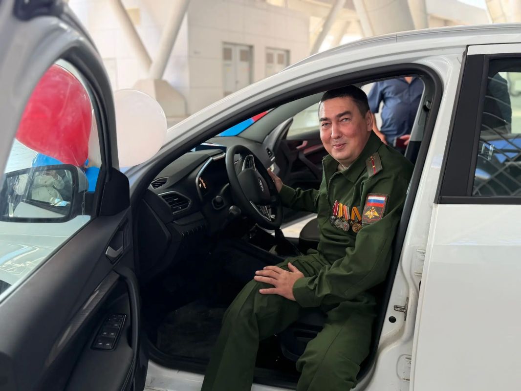 Ветеран СВО отправился на выборы на новом автомобиле с ручным управлением Ветеран СВО отправился на выборы на новом автомобиле с ручным управлением