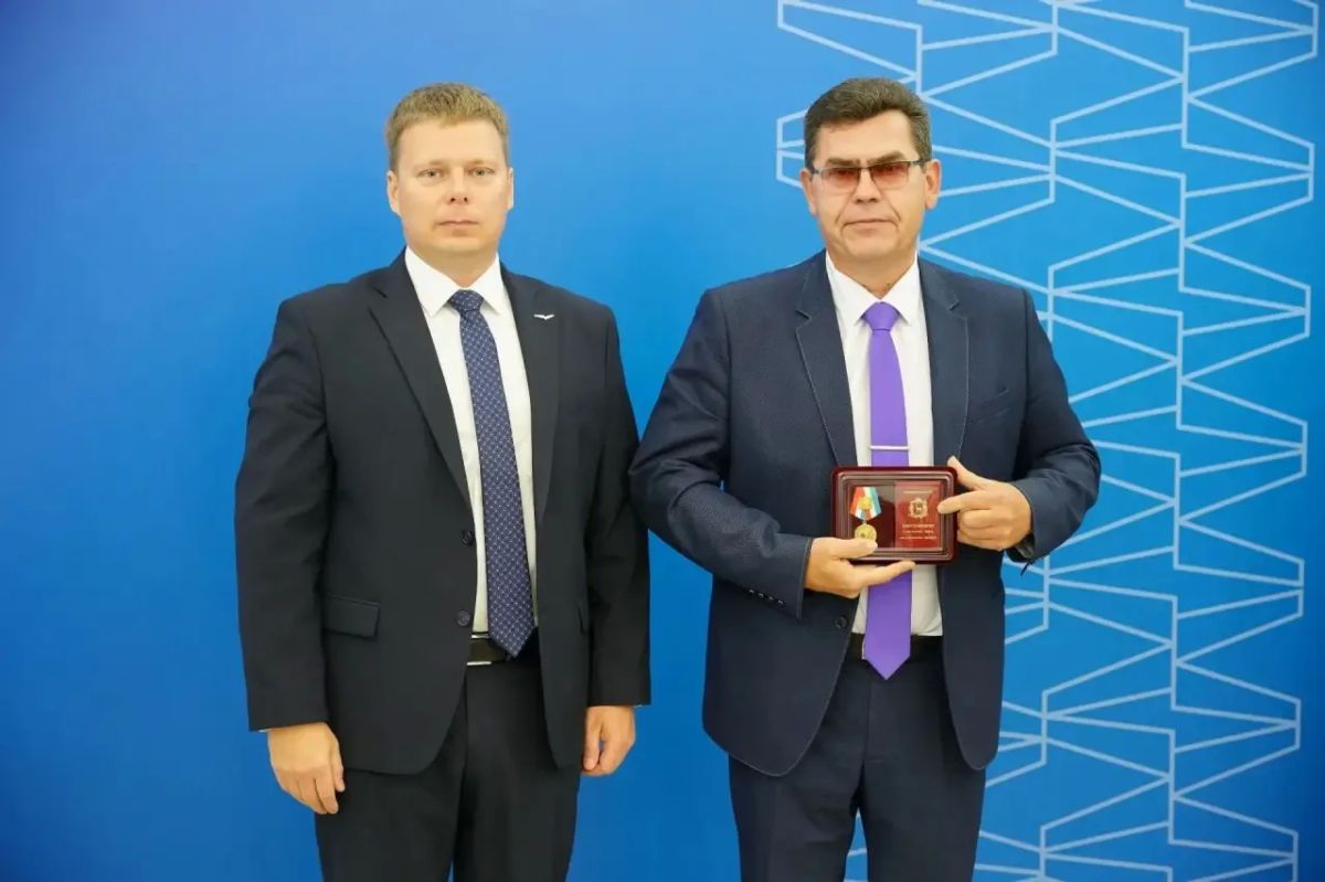 В преддверии Дня работников леса врио заместителя Губернатора Самарской области Никита Зубко поздравил специалистов лесной отрасли и вручил заслуженные награды В преддверии Дня работников леса врио заместителя Губернатора Самарской области Никита Зубко поздравил специалистов лесной отрасли и вручил заслуженные награды