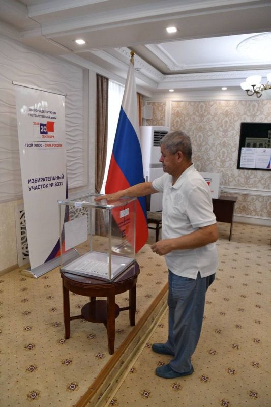 Голосование на выборах депутатов Государственной Думы Федерального Собрания Российской Федерации девятого созыва активно продолжается на всех избирательных участках, организованных в Узбекистане Голосование на выборах депутатов Государственной Думы Федерального Собрания Российской Федерации девятого созыва активно продолжается на всех избирательных участках, организованных в Узбекистане
