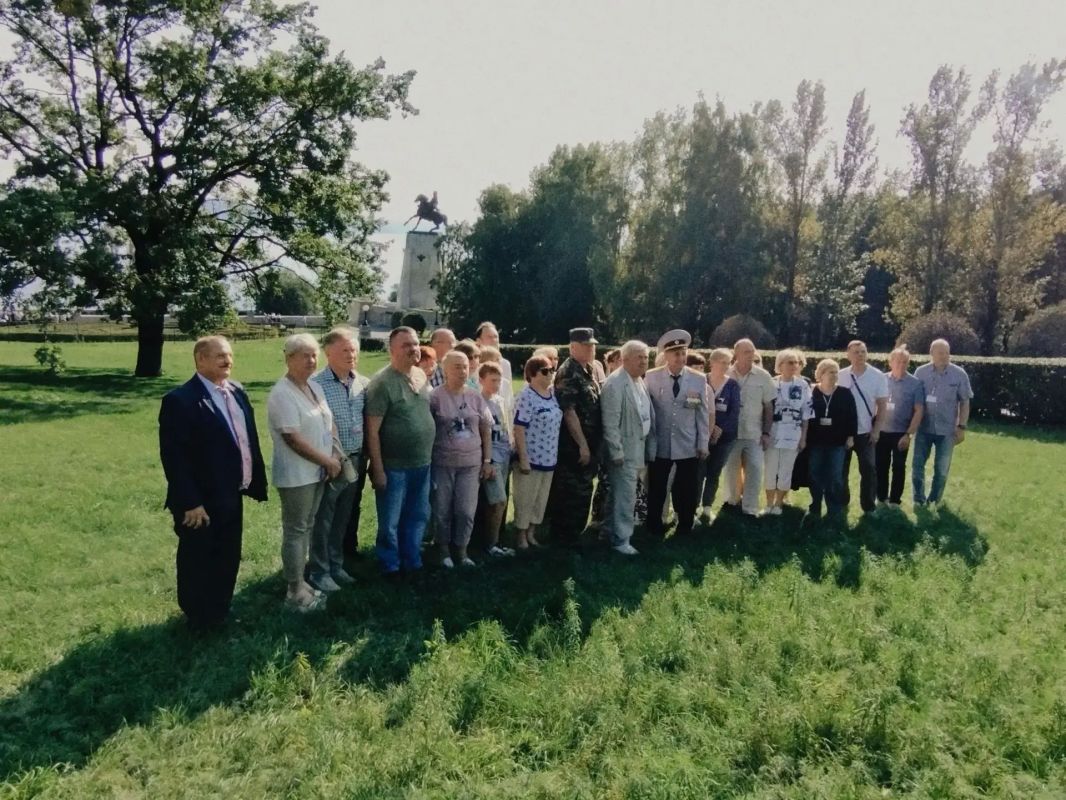 В речной порт Тольятти прибыл теплоход «Александр Фадеев» с делегацией ветеранов органов внутренних дел Свердловской области во главе с её председателем – полковником милиции в отставке Владимиром Ралдугиным В речной порт Тольятти прибыл теплоход «Александр Фадеев» с делегацией ветеранов органов внутренних дел Свердловской области во главе с её председателем – полковником милиции в отставке Владимиром Ралдугиным