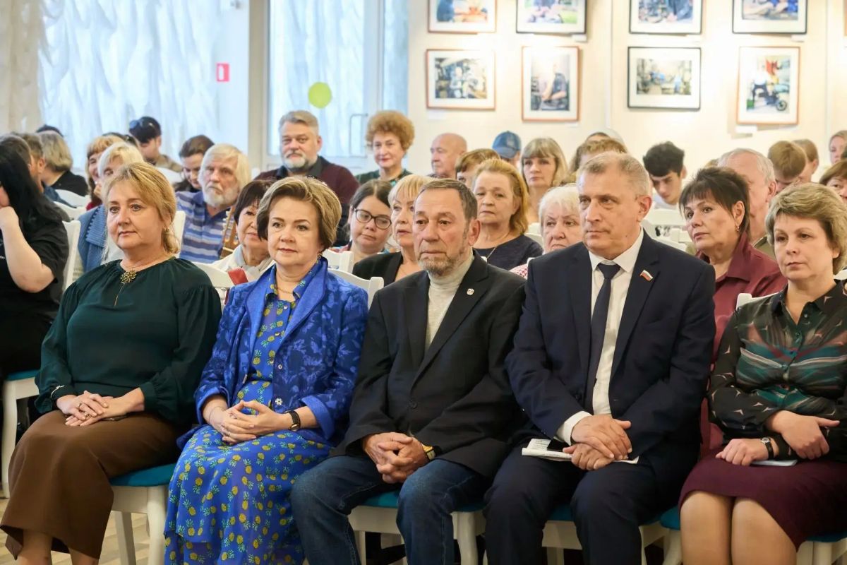«Сызранская излучина». . 18 сентября в Сызрани состоялся XVIII межрегиональный литературный фестиваль «Сызранская излучина». Событие уже вышло за рамки обычного городского праздника поэзии — сегодня это масштабный форум... «Сызранская излучина». . 18 сентября в Сызрани состоялся XVIII межрегиональный литературный фестиваль «Сызранская излучина». Событие уже вышло за рамки обычного городского праздника поэзии — сегодня это масштабный форум...