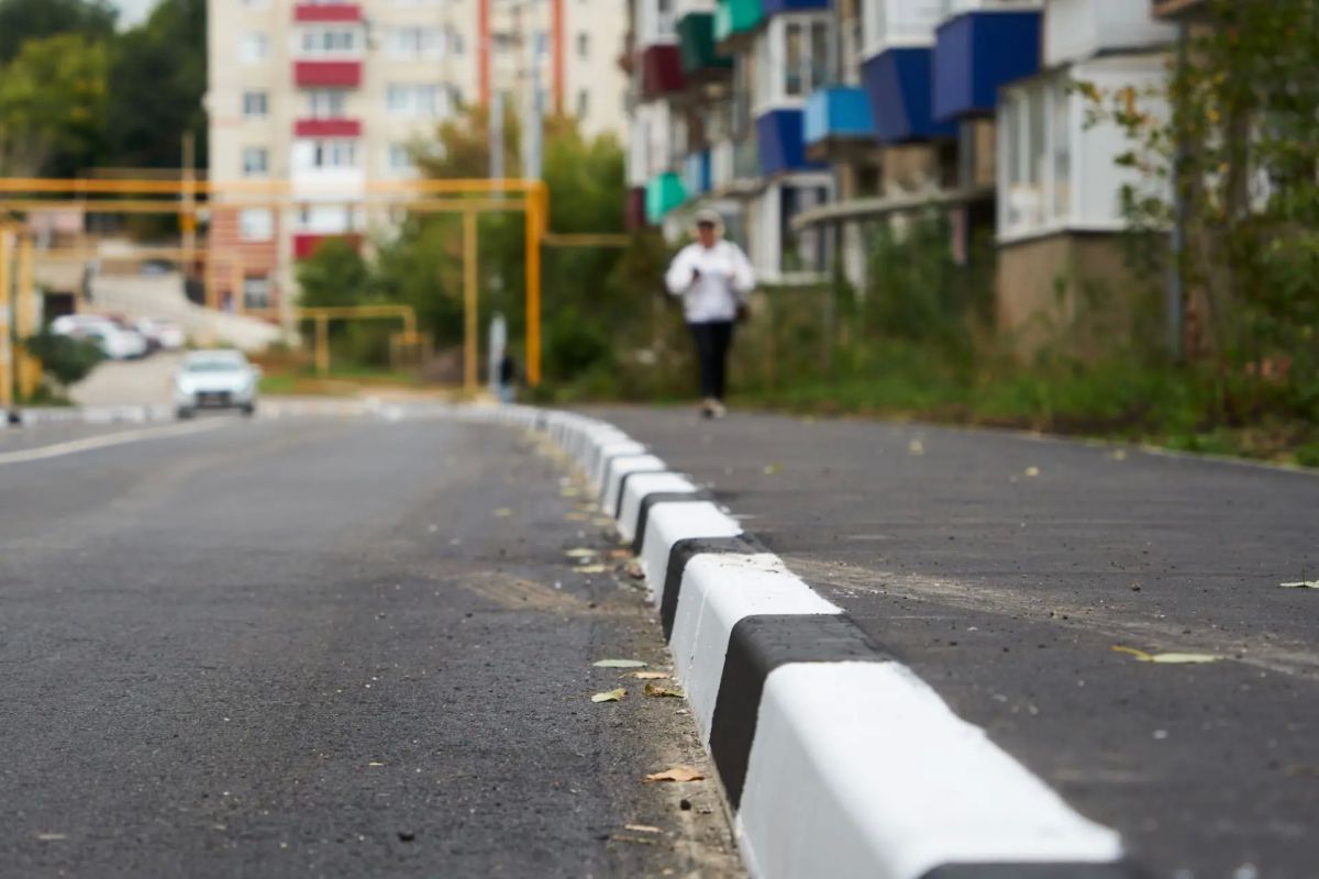 Дороги перемен. На улице Образцовской продолжается капитальный ремонт дорожного полотна Дороги перемен. На улице Образцовской продолжается капитальный ремонт дорожного полотна