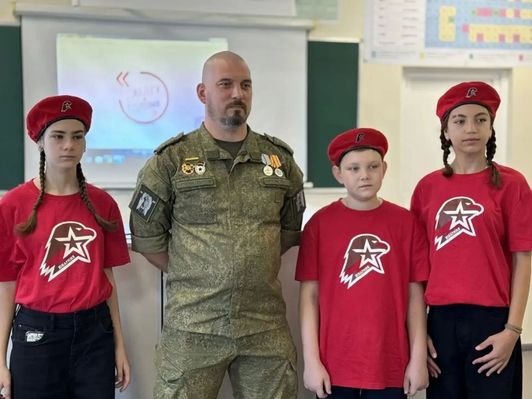 В школе села Яблоновый Овраг состоялся урок мужества В школе села Яблоновый Овраг состоялся урок мужества