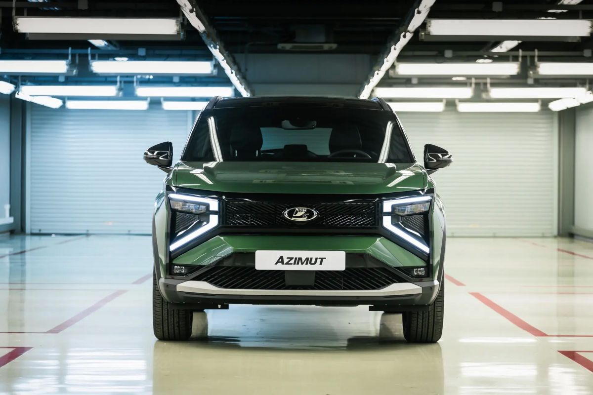 В Тольятти началось серийное производство Lada Azimut – первого кроссовера АвтоВАЗа, передает корреспондент Autonews.ru. Церемонию старта посетил глава Минпромторга Антон Алиханов В Тольятти началось серийное производство Lada Azimut – первого кроссовера АвтоВАЗа, передает корреспондент Autonews.ru. Церемонию старта посетил глава Минпромторга Антон Алиханов