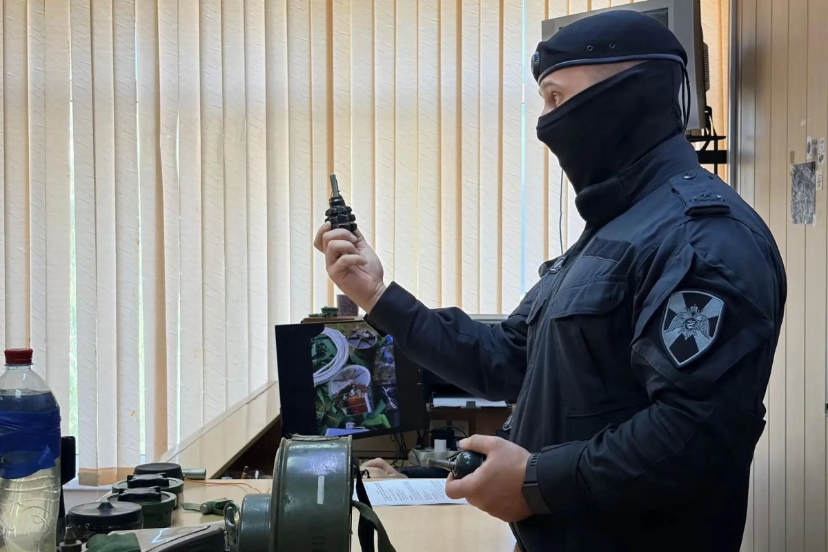 В Самаре росгвардейцы провели антитеррористическую акцию в лицее имени Дениса Лазутина В Самаре росгвардейцы провели антитеррористическую акцию в лицее имени Дениса Лазутина