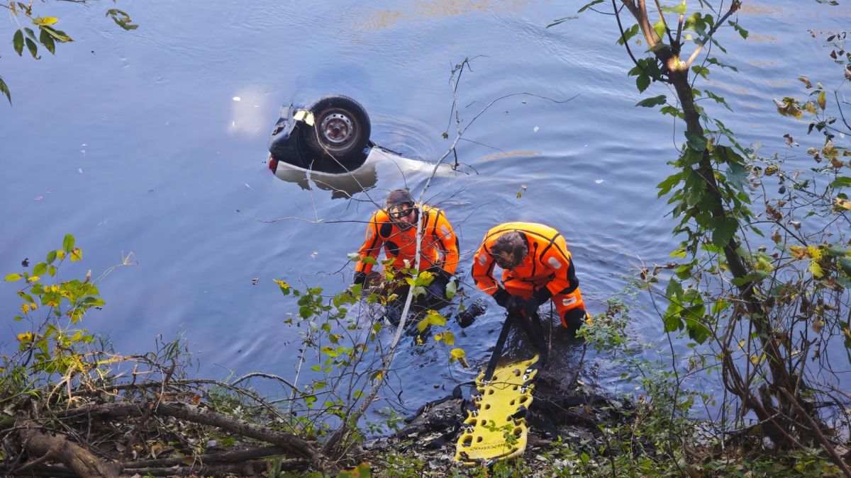 Пенсионер сорвался с обрыва в воду и погиб по пути с рыбалки в Самарской области