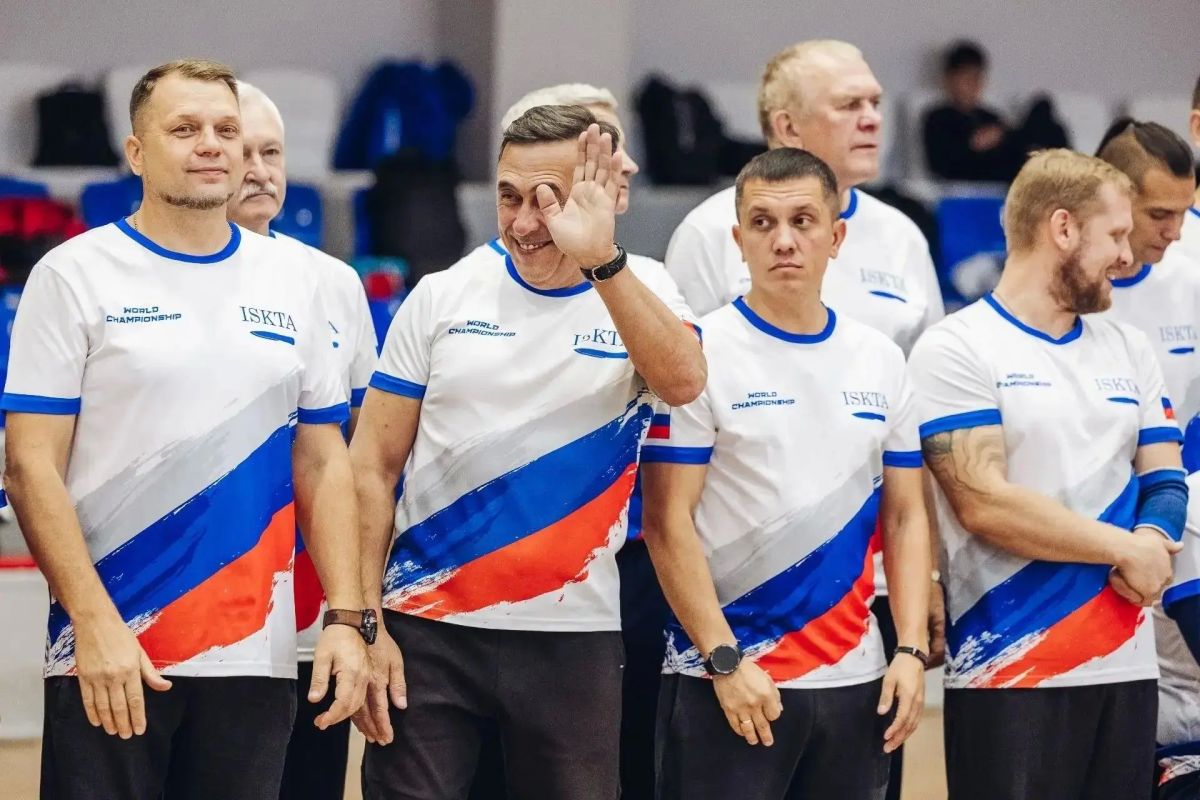 Самарцы завоевали Кубок мира в составе сборной России по спортивному метанию ножа