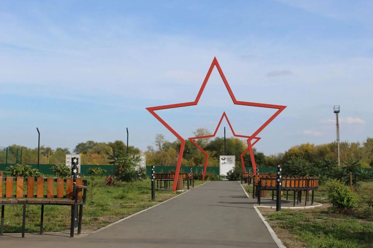 История одной инициативы. Сквер на улице Коммунистической появился два года назад История одной инициативы. Сквер на улице Коммунистической появился два года назад