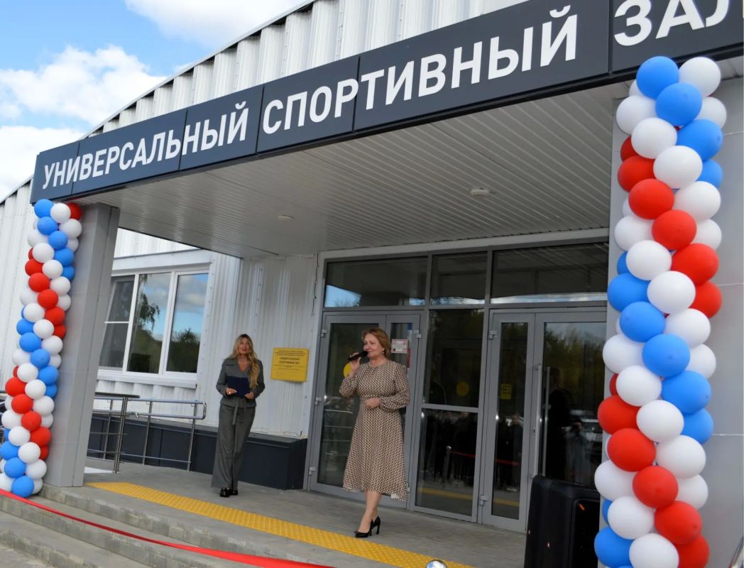 В Сызрани открылся новый универсальный спортивный зал В Сызрани открылся новый универсальный спортивный зал