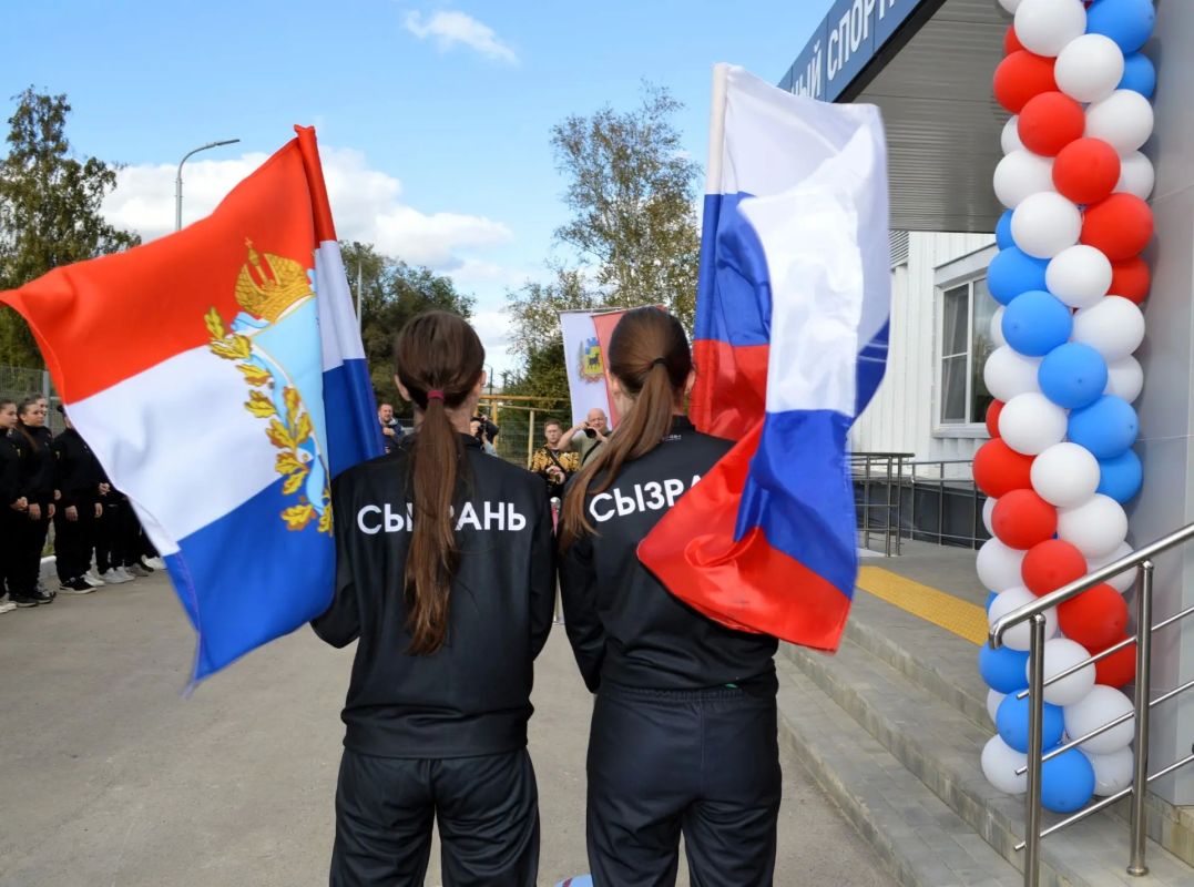 В Сызрани открылся новый универсальный спортивный зал В Сызрани открылся новый универсальный спортивный зал