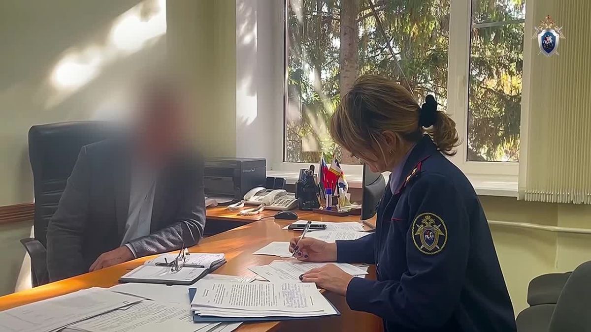В Самарской области сотрудники администрации Исаклинского района обвиняются в получении взятки