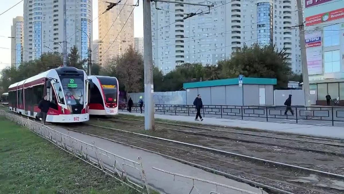 Утром 5 октября на улице Ново-Садовой встали трамваи