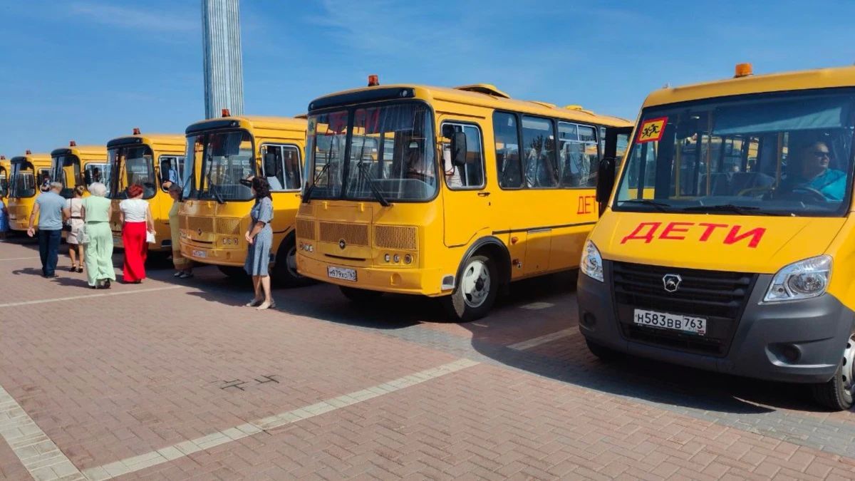 В Самарской области ищут водителей для школьных автобусов