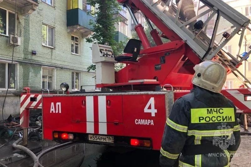 В прошедшие сутки пожарно-спасательные подразделения выезжали на ликвидацию 14 пожаров