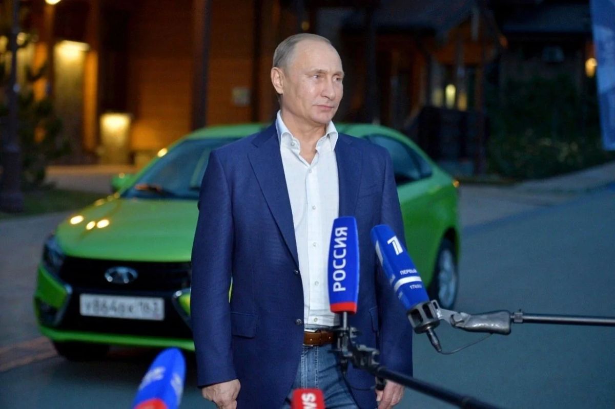 Сегодня день рождения у нашего национального лидера - Президента России Владимира Путина Сегодня день рождения у нашего национального лидера - Президента России Владимира Путина