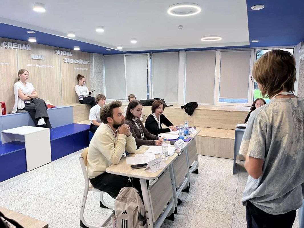 В эти минуты в Новокуйбышевске проходит финал межрегиональной инженерно-технологической конференции «Наука В эти минуты в Новокуйбышевске проходит финал межрегиональной инженерно-технологической конференции «Наука