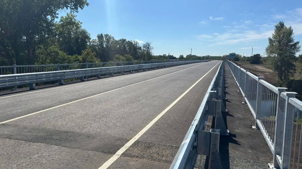 Хорошие новости для автомобилистов и всех, кто ездит по городу: в Тольятти по нацпроекту «Инфраструктура для жизни» обновили сразу несколько крупных улиц и шоссе! Хорошие новости для автомобилистов и всех, кто ездит по городу: в Тольятти по нацпроекту «Инфраструктура для жизни» обновили сразу несколько крупных улиц и шоссе!